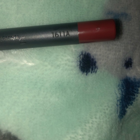 💜kylie merry lip kit - Picture 4 of 5